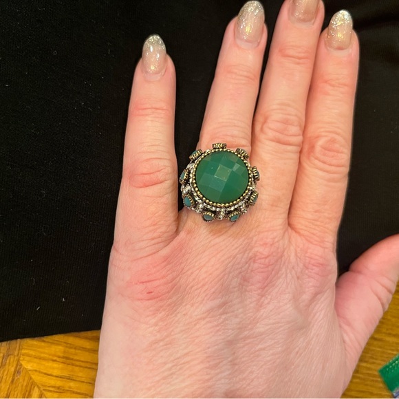 Jewelry - Green Onyx Look Statement Cocktail Ring Gold Tone Boho Glam